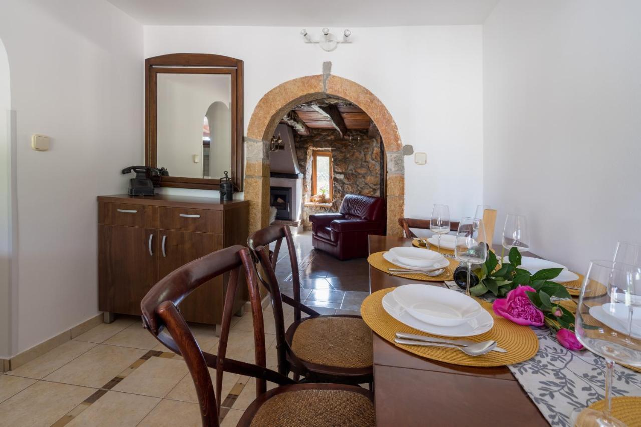 Stone Lady Holiday Home With Pool&Hot Tub,Sauna,Bbq,Garden Rasopasno エクステリア 写真