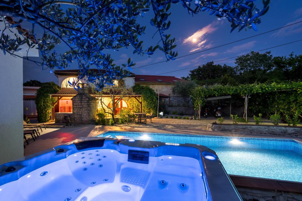 Stone Lady Holiday Home With Pool&Hot Tub,Sauna,Bbq,Garden Rasopasno エクステリア 写真