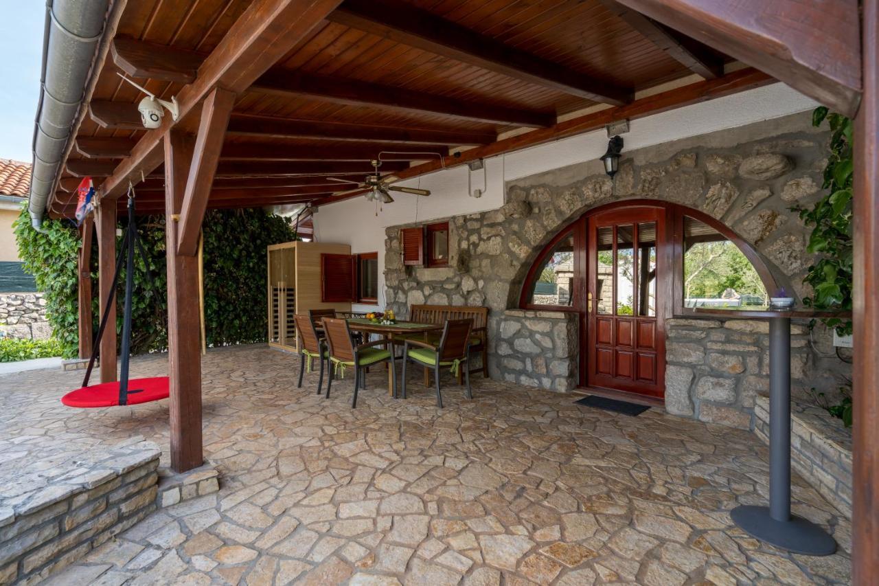 Stone Lady Holiday Home With Pool&Hot Tub,Sauna,Bbq,Garden Rasopasno エクステリア 写真